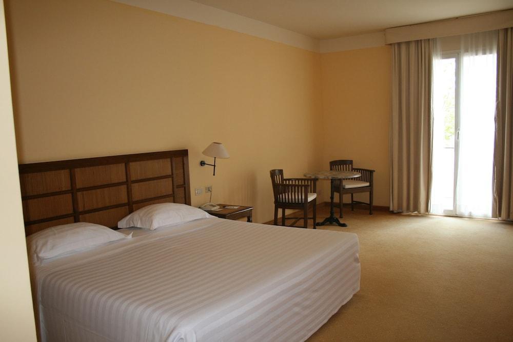 Punta San Martino Hotel Arenzano Exterior photo